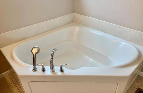 Swansea Apartment | Autumn Elite Home with Pool & Fire Pit Near St Louis