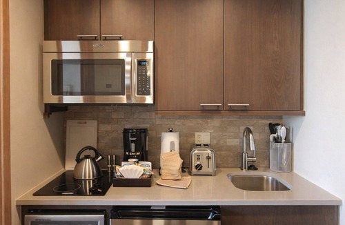 Christie Heights Apartment | Autumn Escape; 1-bedroom suite, sleeps 4 in beautiful Breckenridge on Peak 8