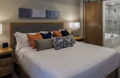 Christie Heights Apartment | Autumn Escape; 1-bedroom suite, sleeps 4 in beautiful Breckenridge on Peak 8