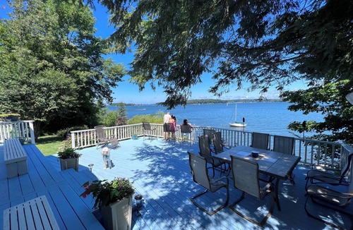 North Rose House | Autumn is Spectacular! Luxury Waterfront Sodus Bay, dogs welcome
