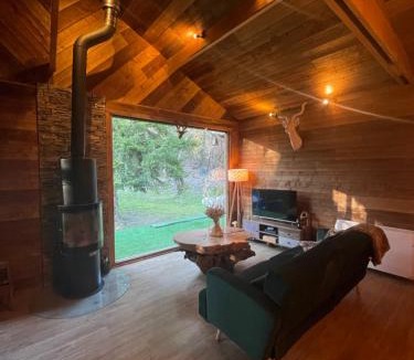 Auvers-sur-Oise Ski Chalet | Auvers Wood lodge