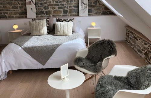 Portbail Hotel | Aux 13 Arches-Logis Hôtel Restaurant