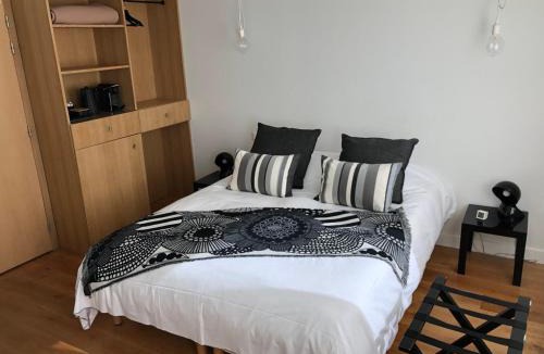 Portbail Hotel | Aux 13 Arches-Logis Hôtel Restaurant