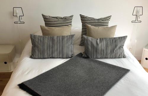 Portbail Hotel | Aux 13 Arches-Logis Hôtel Restaurant