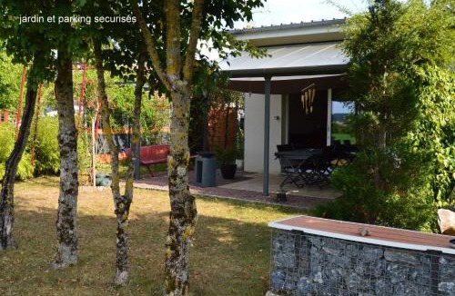 Saint-Georges-sur-Moulon House | Aux 3 pommes