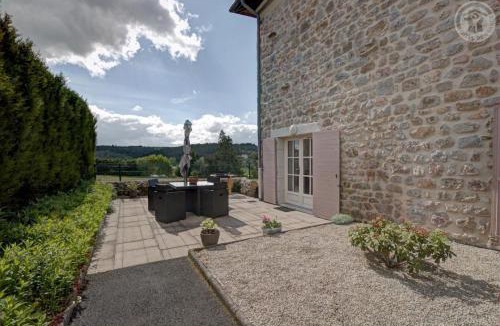 Usson-en-Forez House | Aux 3 provinces