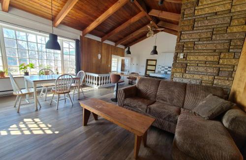 Carleton-sur-Mer Hostel | Aux 4 vents - Auberg'Inn