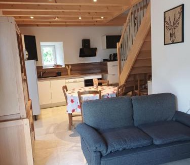 Craponne-sur-Arzon House | Aux 43 arbres Gîte Tilleul