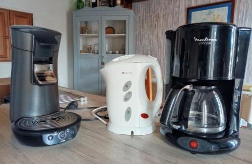 Braye-Sous-Faye House | Aux Acacias