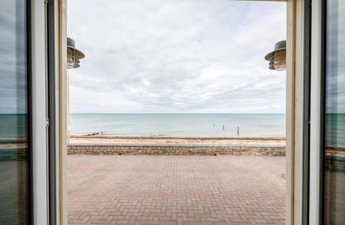 Saint-Regnobert-de-la-Cote-de-Nacre Apartment | Aux Bains des Mots - vue mer