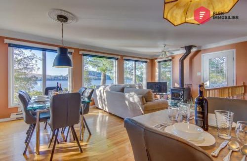 Saint-Denis-de-Brompton House | Aux Berges du Pont Suspendu - Chalet Île privée Spa Bord du lac - Estrie