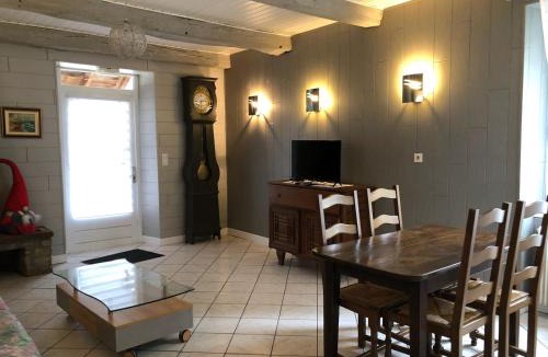 Ougney-Douvot Bed & Breakfast | Aux Berges du Doubs