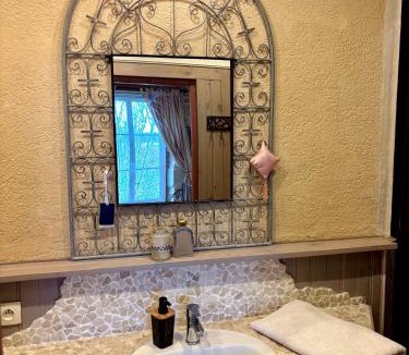 Marnes Bed & Breakfast | Aux Caprices des Dieux