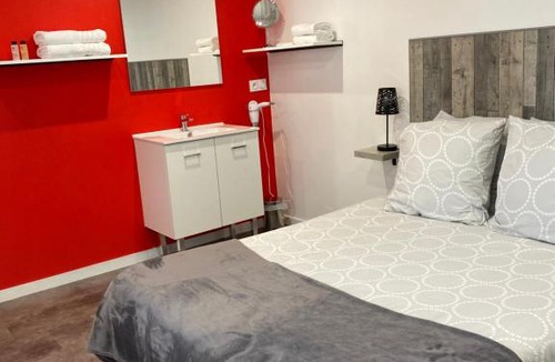 Isques Bed & Breakfast | Aux Charmes 1