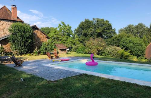 Saint-Paul-la-Roche House | Aux Cotés des Chenes Piscine et Nature
