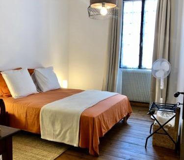 Plazac Bed & Breakfast | Aux Deux Lys