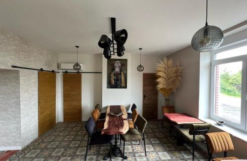 Leval Bed & Breakfast | Aux Deux Tours