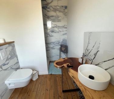 Leval Bed & Breakfast | Aux Deux Tours