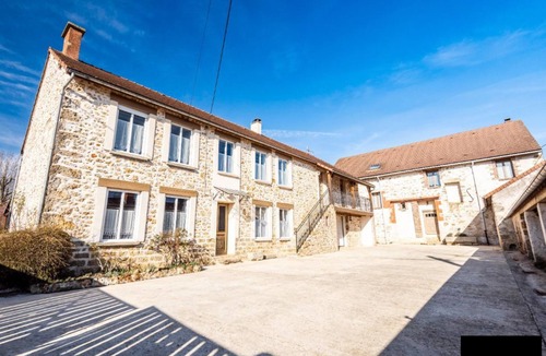 Leuvrigny House | Aux Hirondelles du Chêne