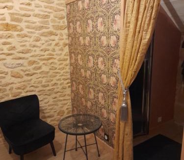 Saint-Leon-sur-Vezere House | Aux Iris