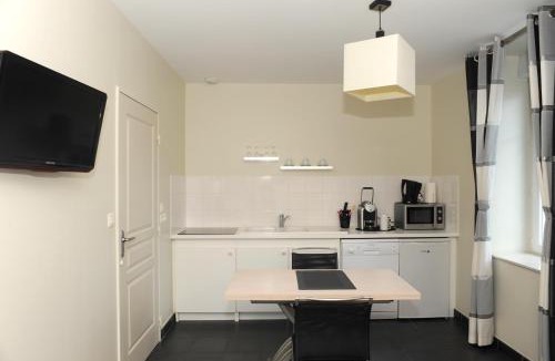 Vienne Apartment | Aux Jardins de L'Isle