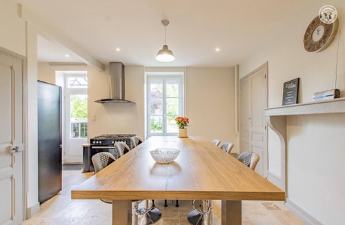 Joncy House | Aux Jardins - JONCY - Gîte