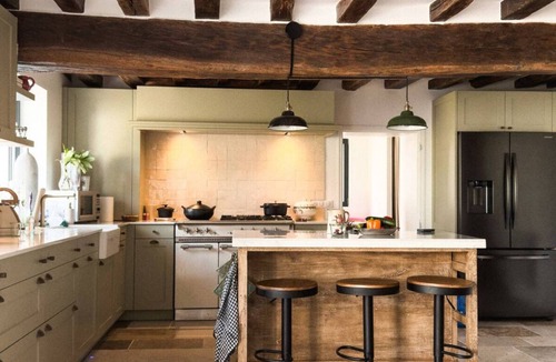 Adainville House | Aux Petits Bourgeons