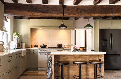 Adainville House | Aux Petits Bourgeons