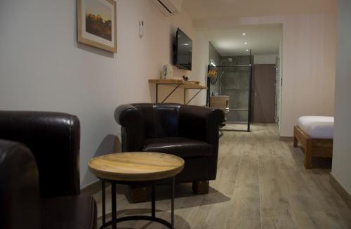 Poligny Hotel | Aux Platanes