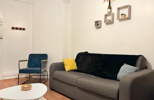 Louis Bertrand-Mirabeau-Semard Apartment | Aux portes de Paris