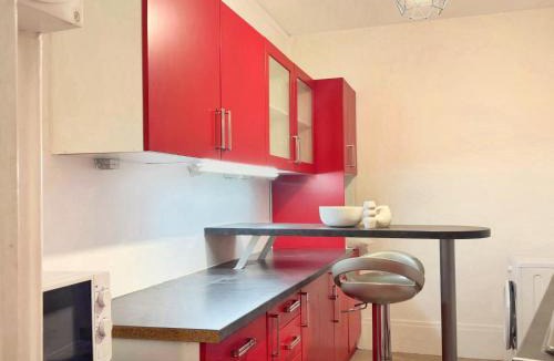 Louis Bertrand-Mirabeau-Semard Apartment | Aux portes de Paris