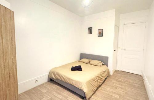 Louis Bertrand-Mirabeau-Semard Apartment | Aux portes de Paris