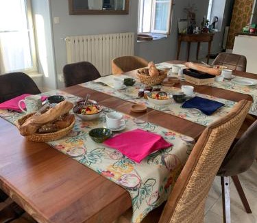 Saint-Just-Luzac House | Aux portes des iles