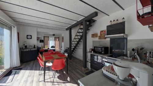 Blandy Apartment | Aux portes du châteaux - spacieux et authentique