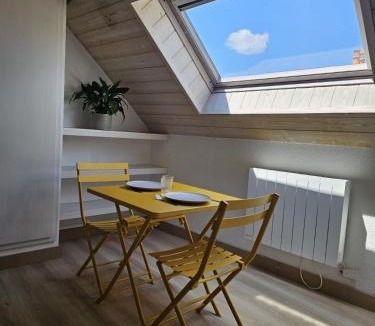 Auxerre Apartment | AuxCerfs - Église Saint-Eusebe