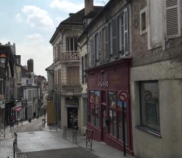 Auxerre Apartment | Auxerre rue Joubert