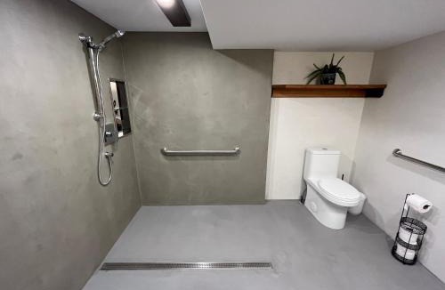 Laval Hotel | auxportesdesMilleIles