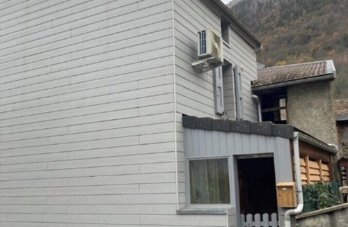 Auzat House | AUZAT: close to multi activities, hiking