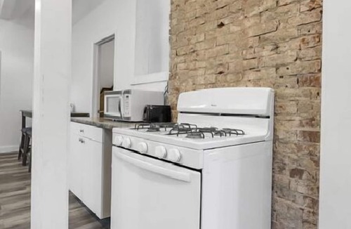 Arcadia House | AV Bungalows #9A with Loft