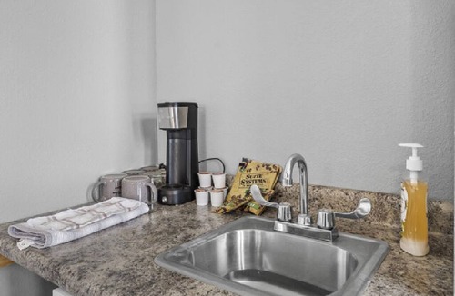 Arcadia House | AV Bungalows #9B