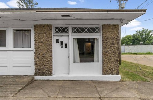 Arcadia House | AV Bungalows #9B