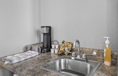 Arcadia House | AV Bungalows #9B