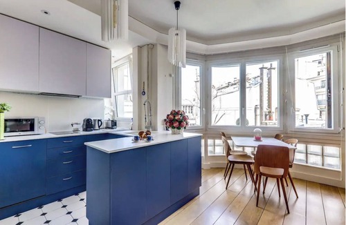 Quartier de l'Ecole-Militaire Apartment | Ava's dream 2 - Bright & close to the Eiffel Tower