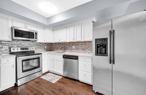 Munster Apartment | AVAIL 7/2/26- 2BR CONDO by Shops Hospitals & Chicago
