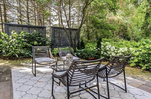Collingwood Ski Chalet | Avail June 2026. 3 Bed, Main fl. Lighthouse Point. 2 min walk to beach.