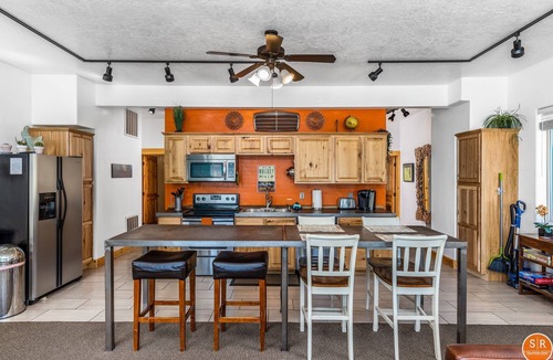 Zion National Park South Entrance Apartment | Avail Spring Break! Fully stocked, Clean & Spacious apartment. Shuttle stop #5