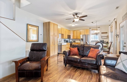 Lake of the Ozarks House | Available July 4th and Memorial Day! 6 Beds/Private Dock/Screened Porch/Kayaks