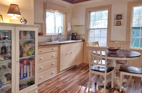 Hillsboro Cottage | Available summer & fall 2025