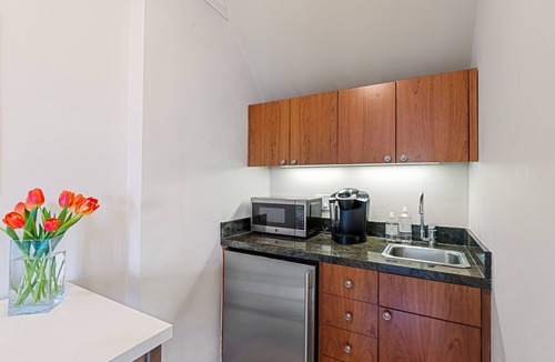 Russian Hill Apartment | AVAILABLE THIS SUMMER: 50+ FIVE STAR REVIEWS!