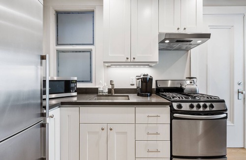 Russian Hill Apartment | AVAILABLE THIS SUMMER: 45+ FIVE STAR REVIEWS!